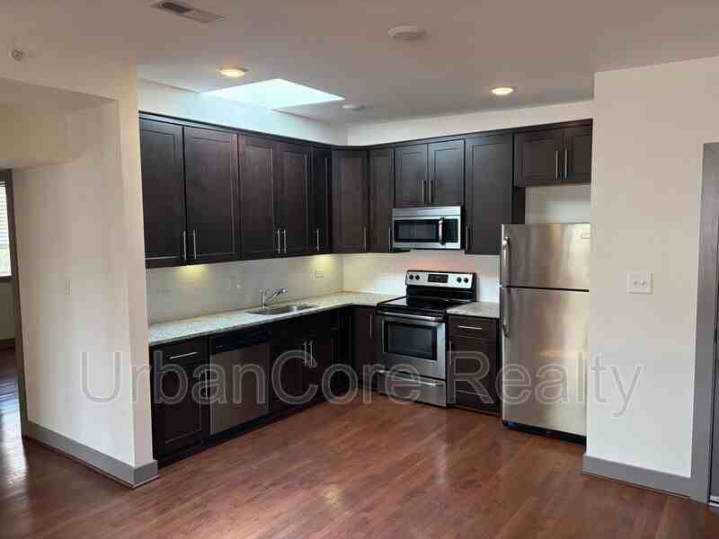 1400 N Arthur Ashe Blvd #208 - Photo 5 of 21