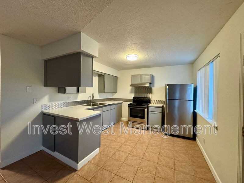 972 33rd Ave #34 - Photo 2 of 11