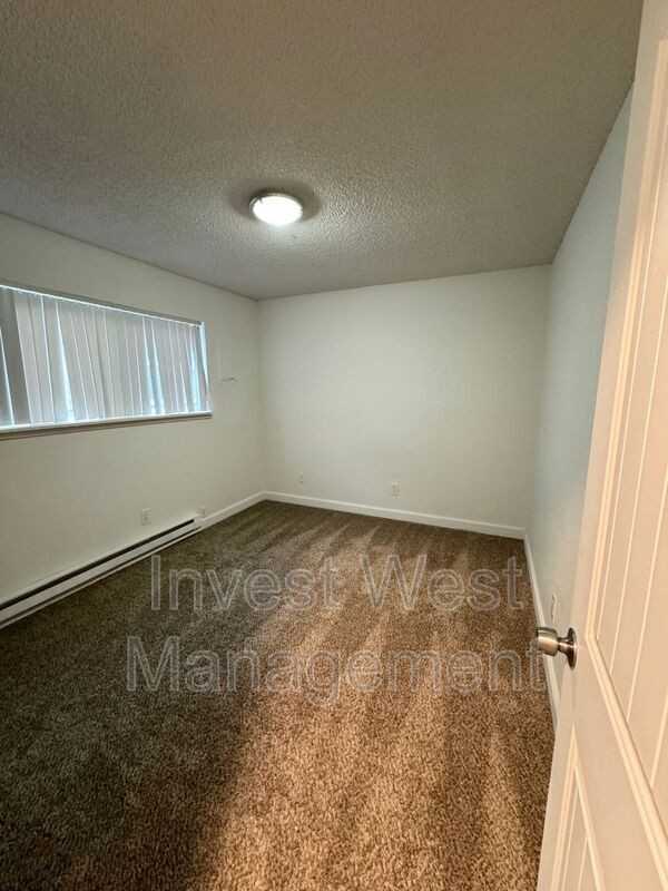 972 33rd Ave #34 - Photo 3 of 11