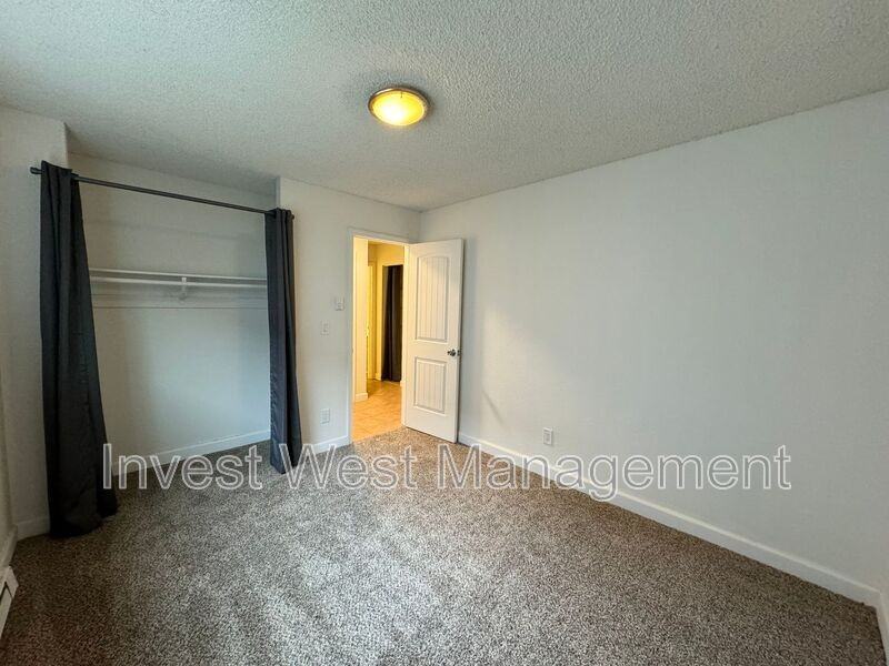 972 33rd Ave #34 - Photo 6 of 11