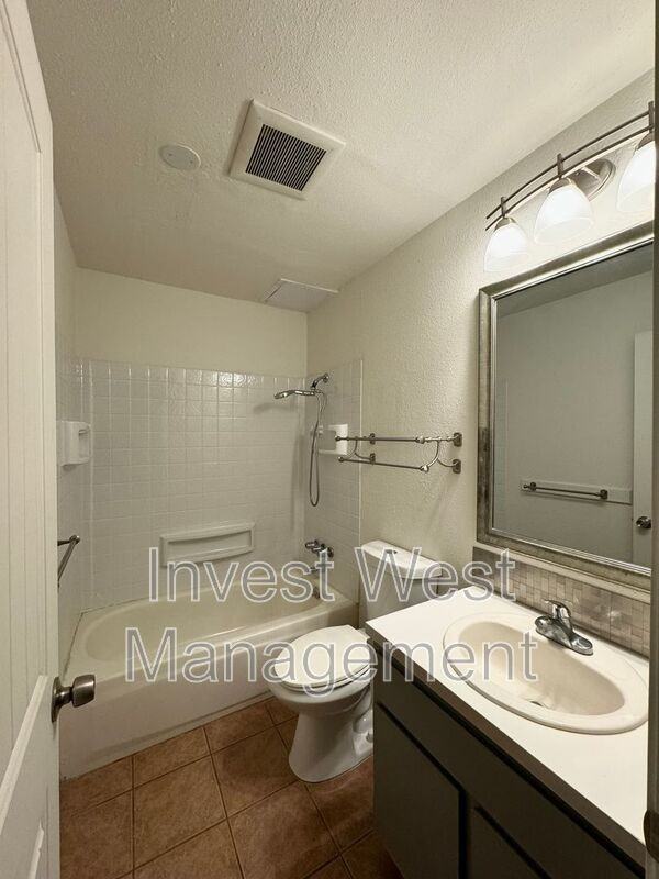 972 33rd Ave #34 - Photo 7 of 11