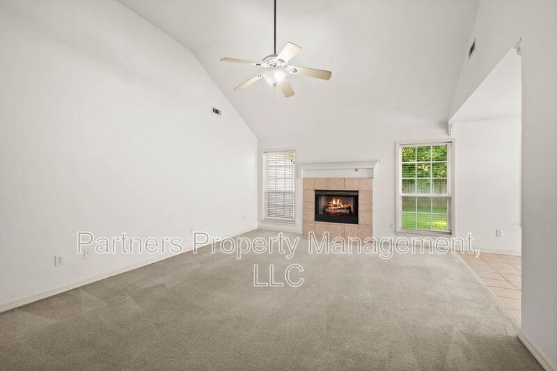 1257 Fox Run Ln - Photo 2 of 21