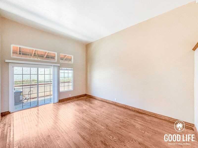 3568 Mission Mesa Way - Photo 4 of 30