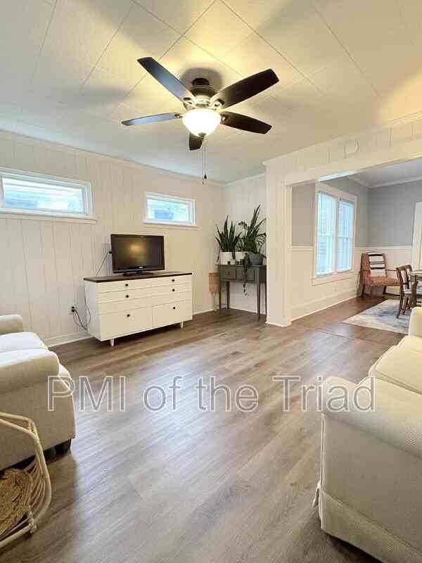 2507 Stockton St - Photo 3 of 12