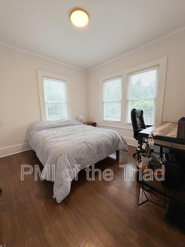 2507 Stockton St - Photo 6 of 12