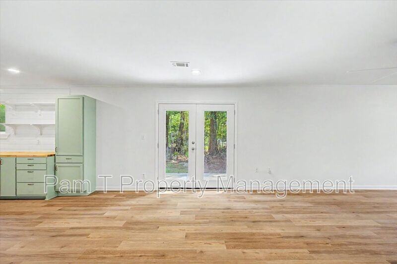 106 Holcomb St - Photo 6 of 30