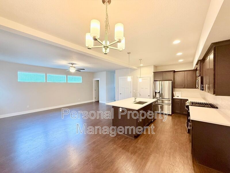 1530 Nw 29th Pl - Photo 3 of 35
