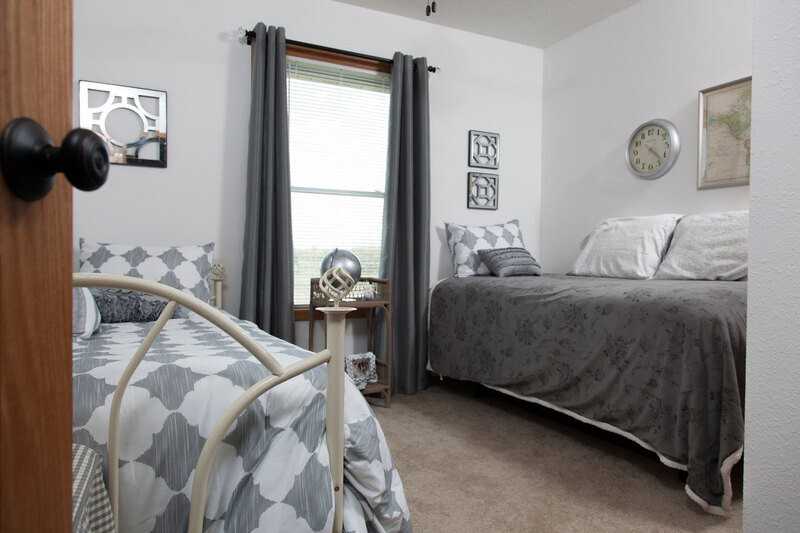 1243 119th Ave - Photo 4 of 11