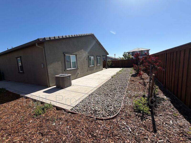 1705 Orchid Ave - Photo 5 of 13