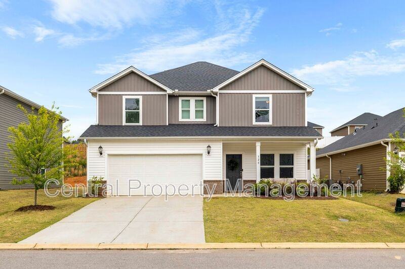 320 Lavinia Cir - Photo 2 of 31
