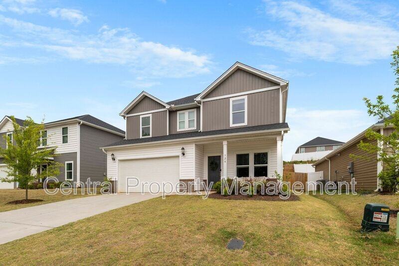 320 Lavinia Cir - Photo 3 of 31