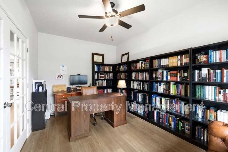320 Lavinia Cir - Photo 6 of 31