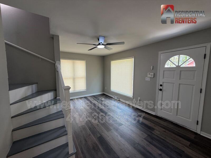 4845 N 44th St - Photo 2 of 12