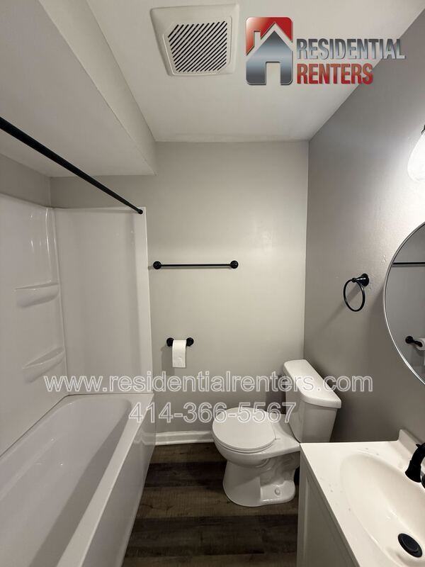 4845 N 44th St - Photo 5 of 12