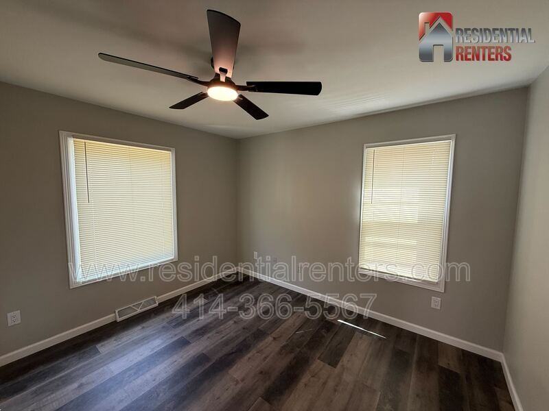 4845 N 44th St - Photo 6 of 12