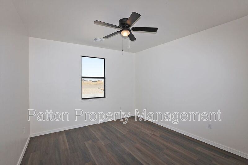 13771 Periwinkle Dr - Photo 5 of 26