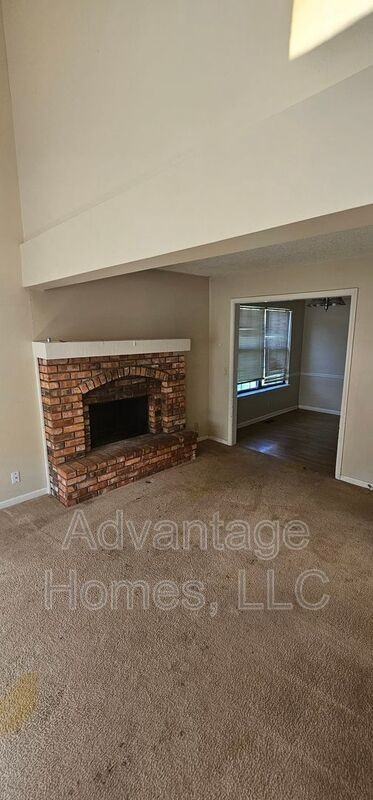10832 Haskins St - Photo 2 of 15