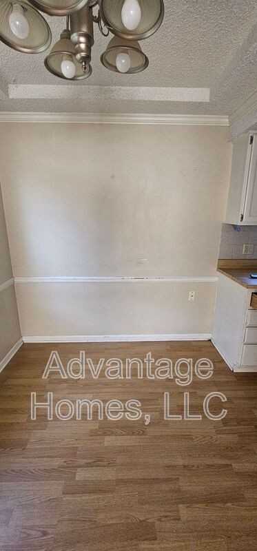 10832 Haskins St - Photo 5 of 15