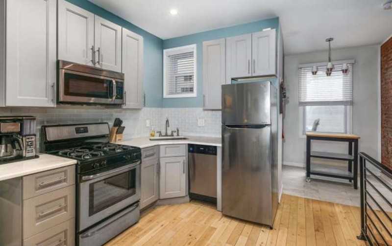 2233 Memphis St - Photo 4 of 12