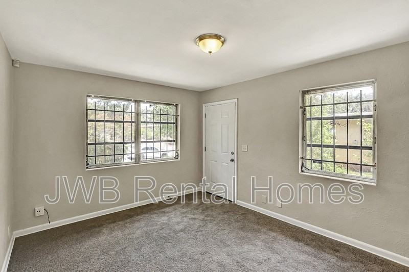 6863 W Virginia Ave - Photo 6 of 17