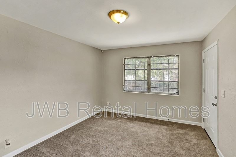 6863 W Virginia Ave - Photo 7 of 17