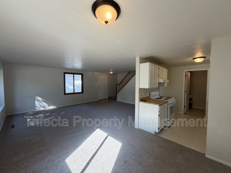 3313 Dunbar Ave - Photo 2 of 16