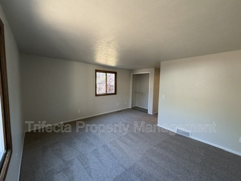 3313 Dunbar Ave - Photo 4 of 16
