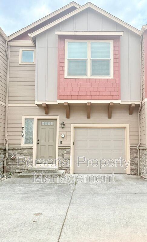 219 N 33rd Ct - Photo 2 of 29
