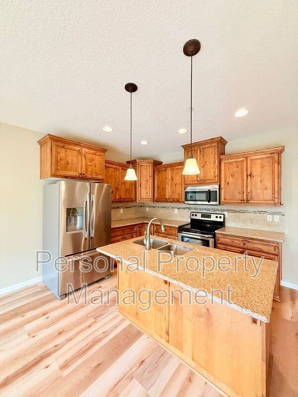 219 N 33rd Ct - Photo 5 of 29