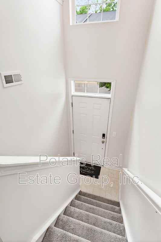 9439 Tanhurst Dr - Photo 2 of 32