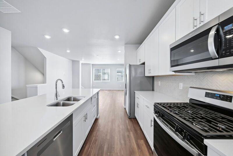 12326 W 56th Ln - Photo 4 of 43