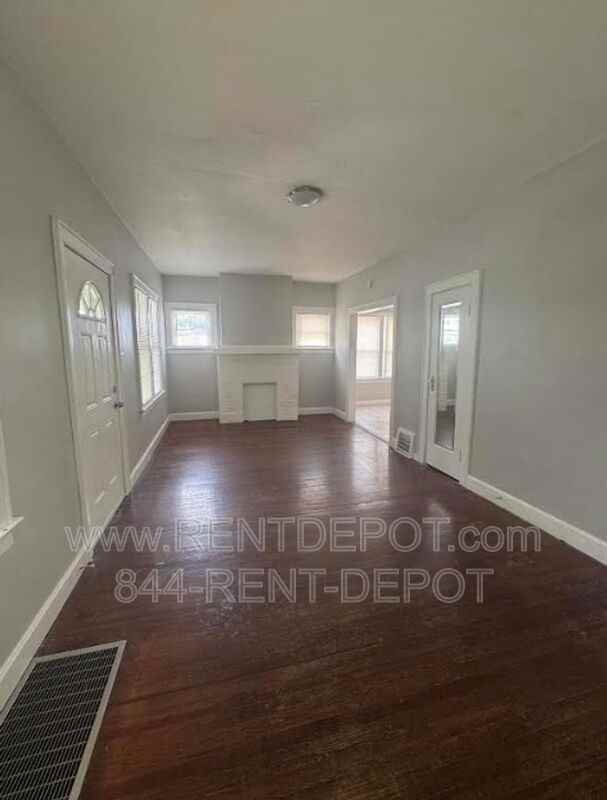 416 E Riverside Dr - Photo 2 of 12