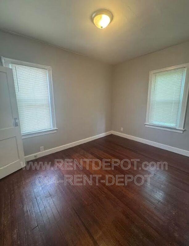 416 E Riverside Dr - Photo 5 of 12
