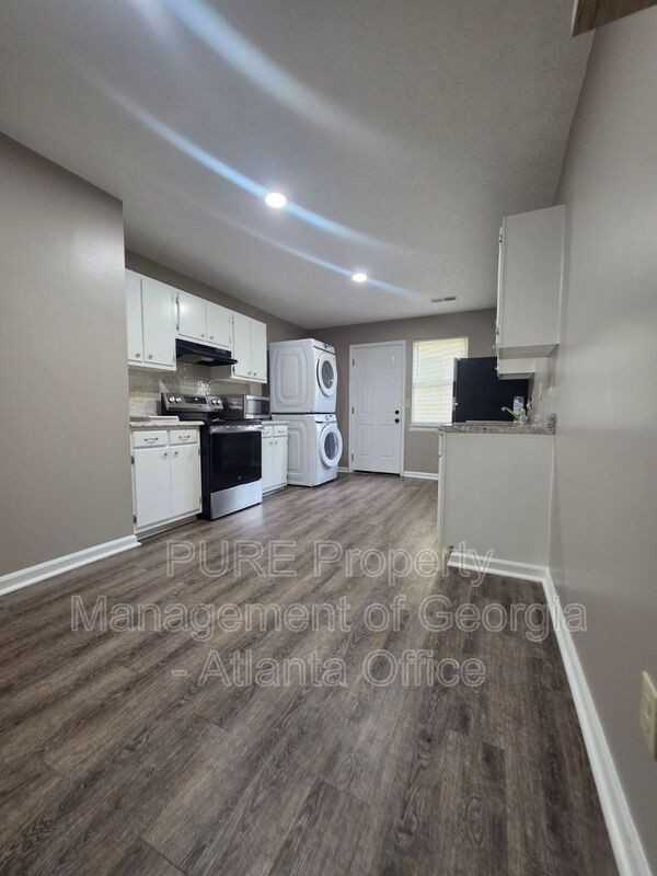 181 Kimberly Way Sw - Photo 3 of 12