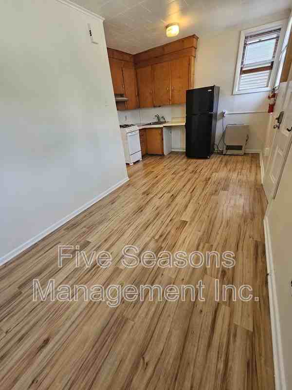 393 North St - Photo 2 of 11
