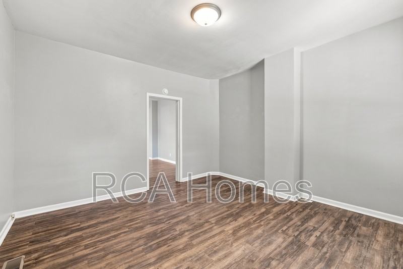 1013 E Legrande Ave - Photo 2 of 10