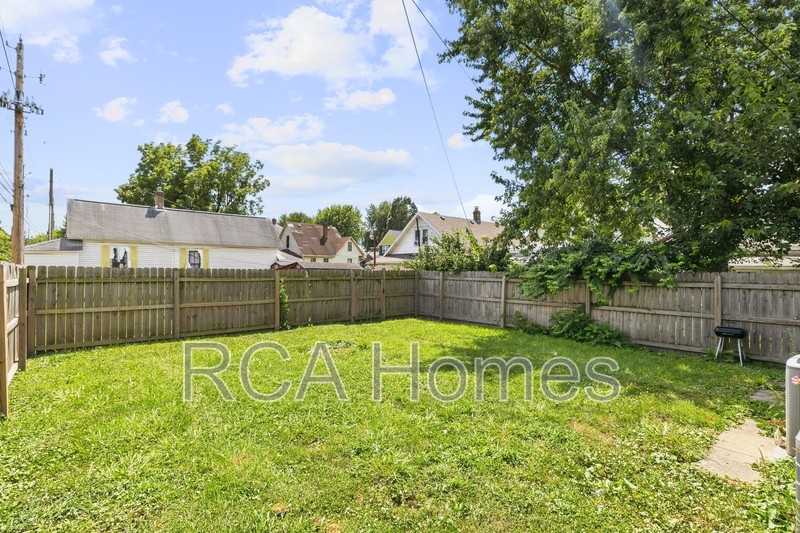 1013 E Legrande Ave - Photo 4 of 10