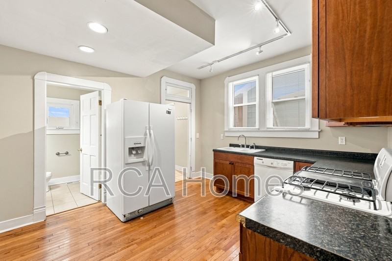 1013 E Morris St - Photo 5 of 10