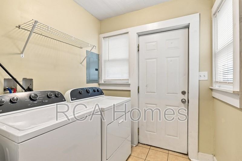 1013 E Morris St - Photo 6 of 10