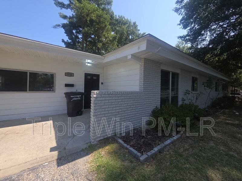1516 Gregory St - Photo 2 of 36