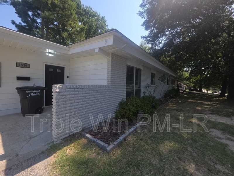 1516 Gregory St - Photo 3 of 36