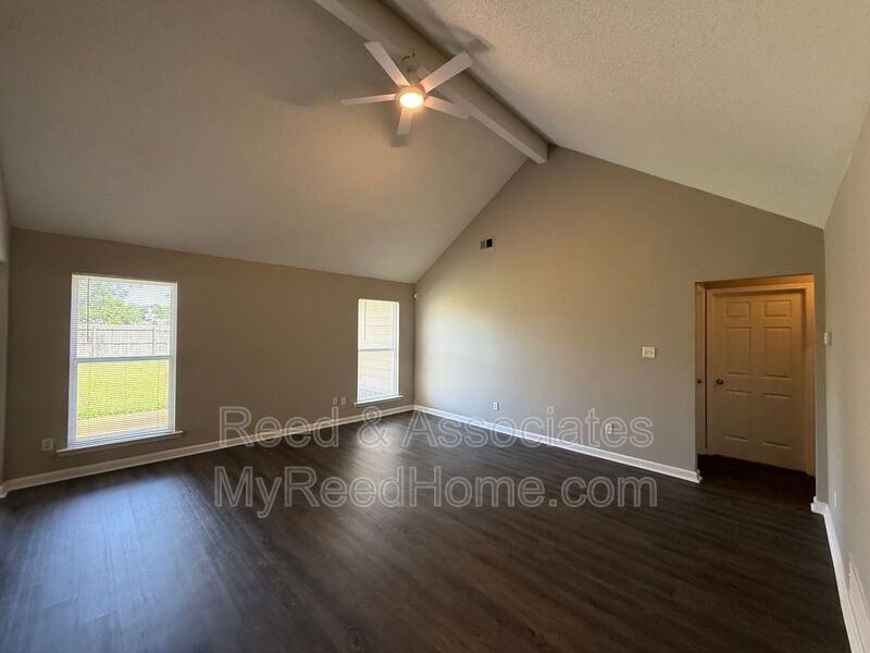 5066 Delaney Valley Ln - Photo 7 of 16