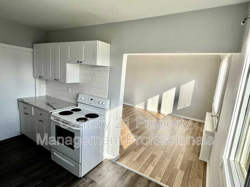 11235-117 Street Nw #2 - Photo 2 of 7