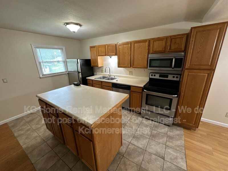 1127 Sherman Ave - Photo 7 of 31