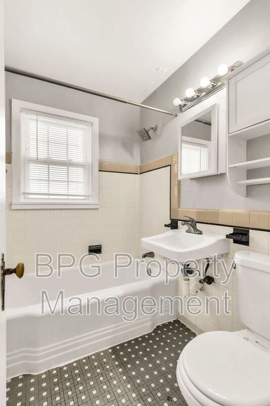 5721 11th St N #8 - Photo 3 of 21