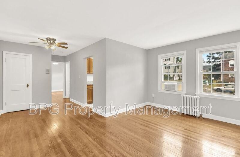 5721 11th St N #8 - Photo 5 of 21