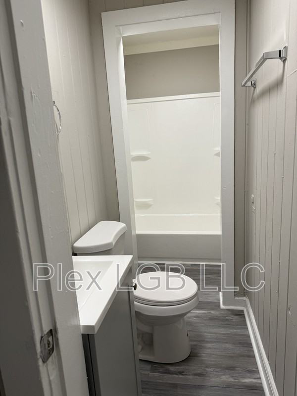 224 Bell St - Photo 3 of 6