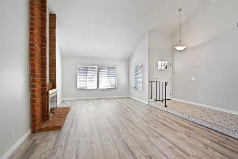 148 N Roth Ln - Photo 3 of 16