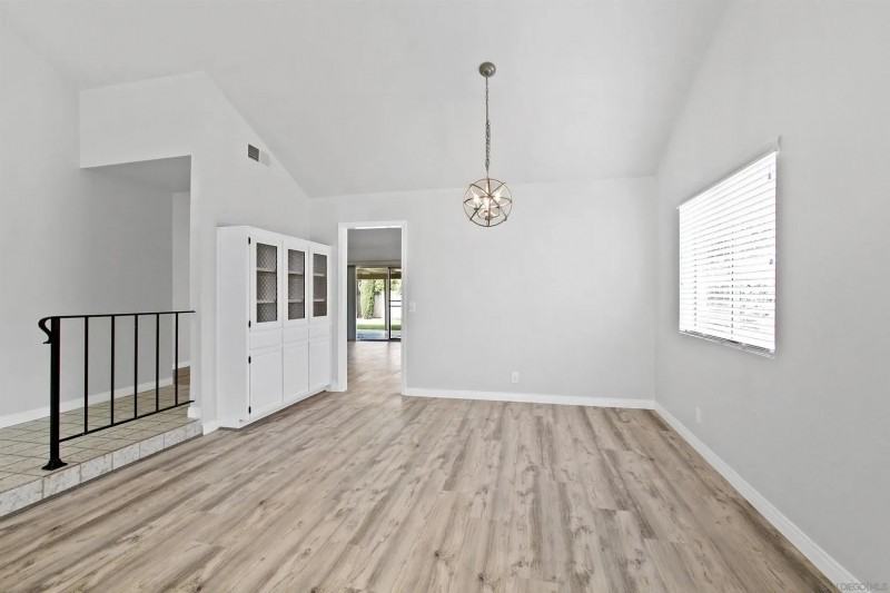 148 N Roth Ln - Photo 4 of 16