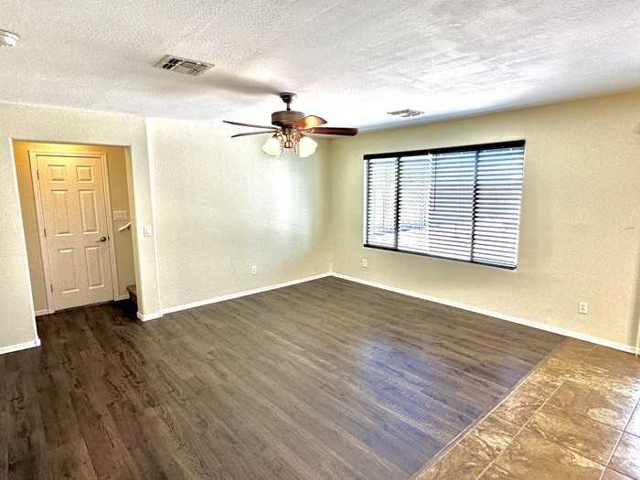 2208 S 48th St - Photo 4 of 34